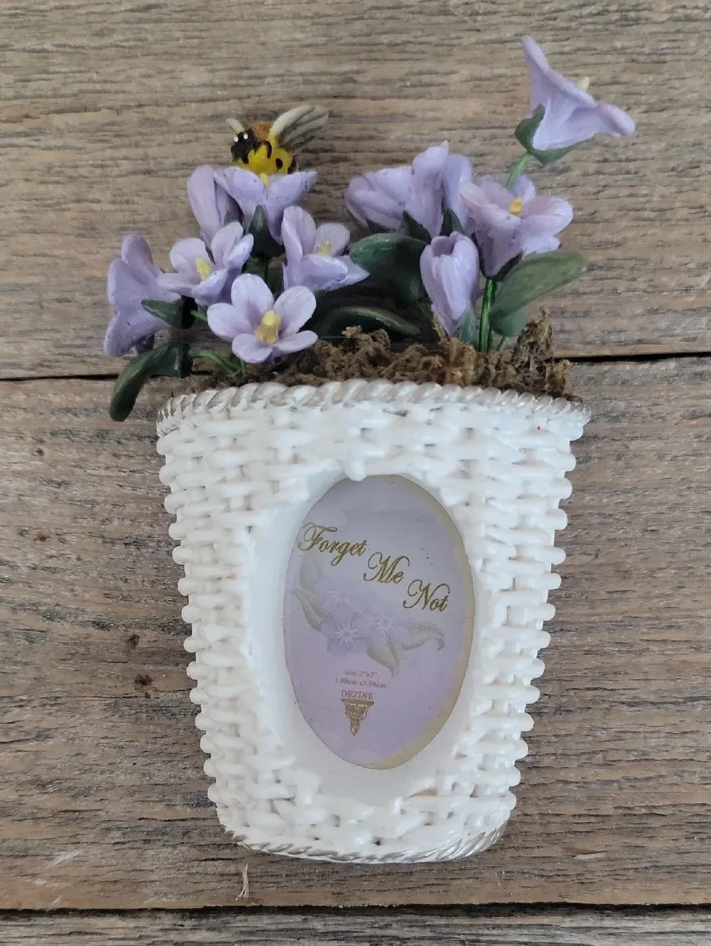 Dezine Picture Frame Collectible Forget Me Not Floral Basket Vase Miniature